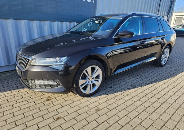 Skoda Superb cena 109347 przebieg: 113762, rok produkcji 2019 z Żychlin małe 466